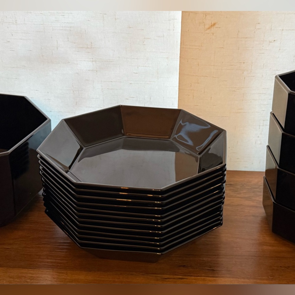 6 Arcoroc Black Octime 7.5” coupe soup bowls. France